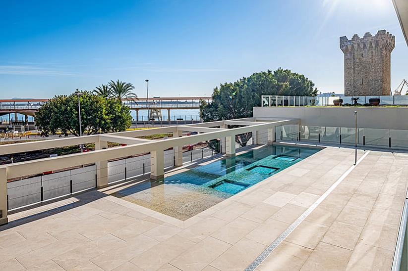 Luxury apartment with panoramic sea views in an elite complex on Paseo Maritimo, Palma