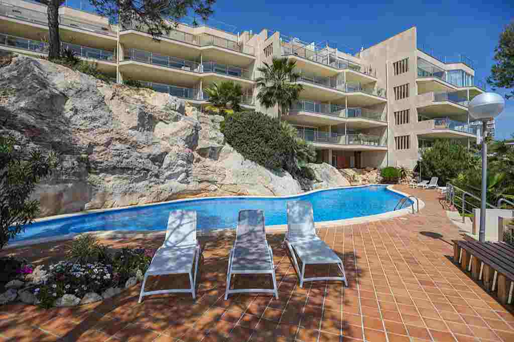 Imperial Garden, Cala Vinyas, Mallorca: Where Luxury Meets the Seafront