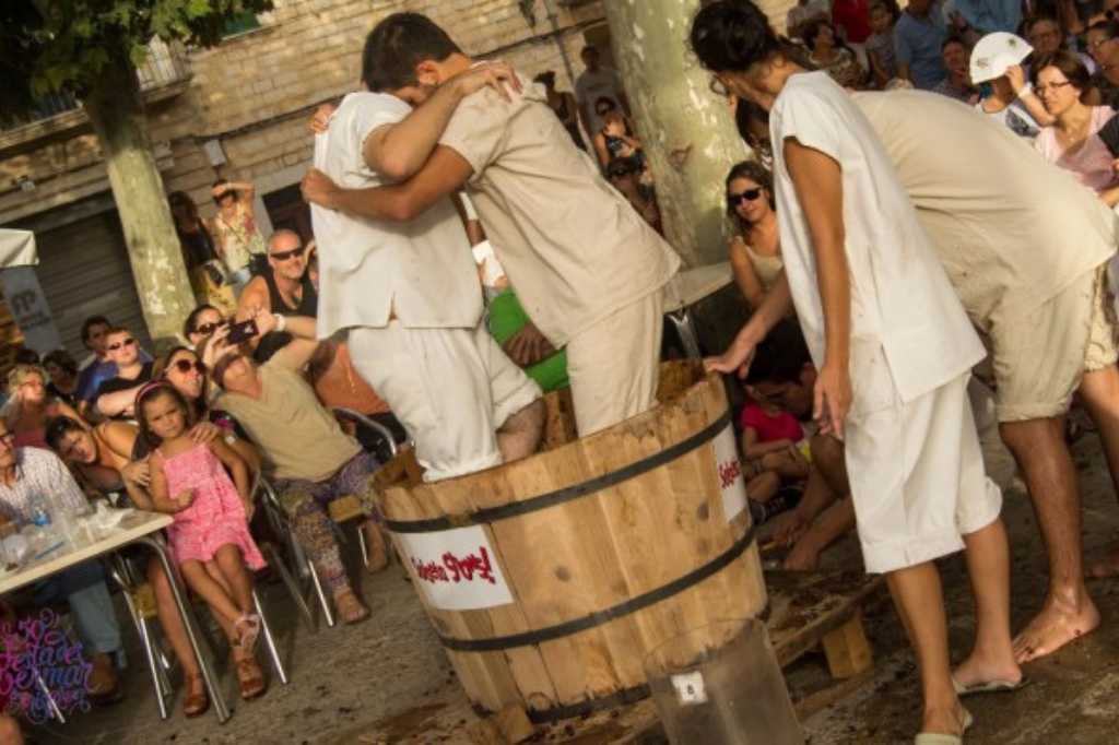 Exciting Wine and Grape Throwing Festival in Binissalem: Festa des Vermar & Festa dels Trepit