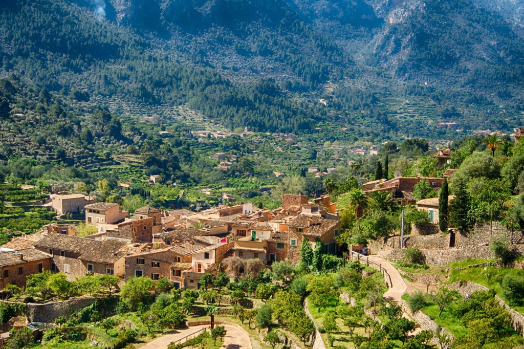 The authentic mountain village of Fornalutx is nestled high up the Tramuntana mountain