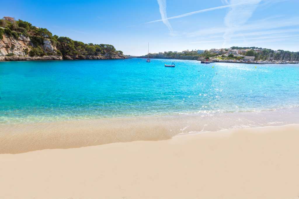 The beaches of Porto Cristo are ready to welcome tourists all year round