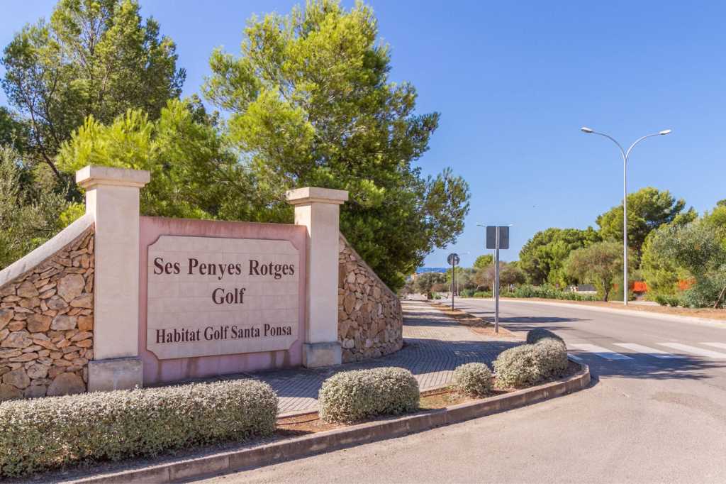 Ses Penyes Rotges Golf residence entrance