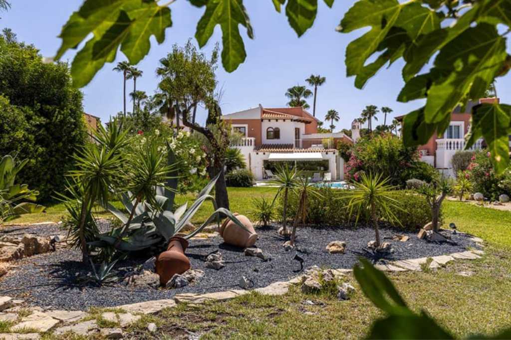 Villa with private garden in Santa Ponsa