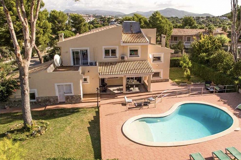 Beautiful Mediterranean villa with pool and garden in Santa Ponsa