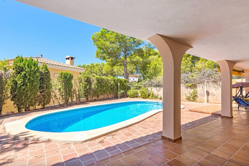 Spacious family villa in a quiet location in Paguera