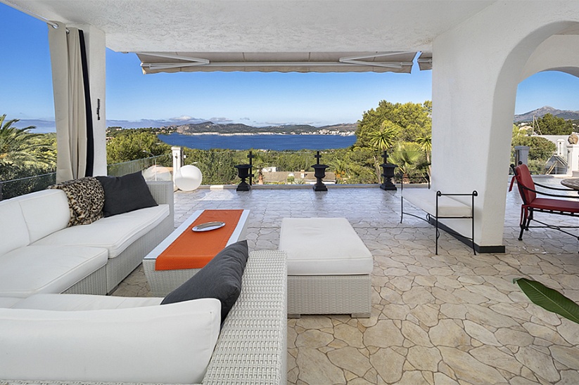 5 bedroom villa with sea views in Santa Ponsa