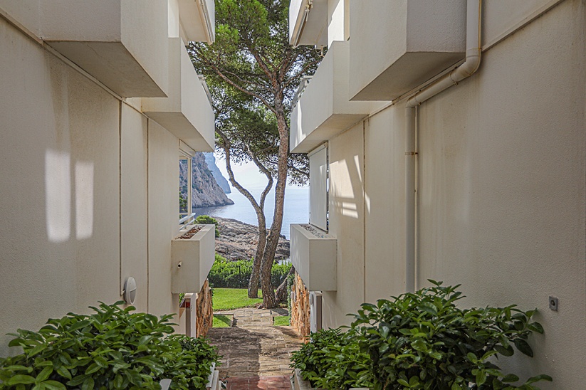 Apartment with fantastic sea views in a prestigious area in Port Andratx