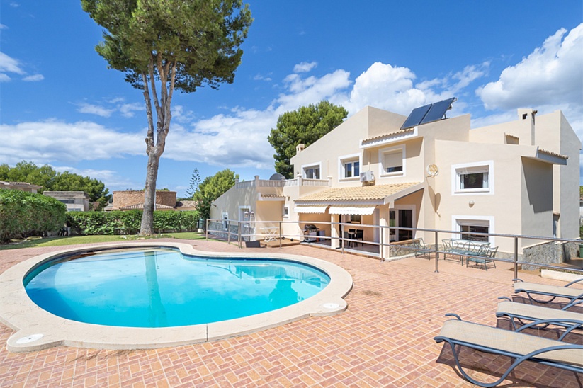 Beautiful Mediterranean villa with pool and garden in Santa Ponsa