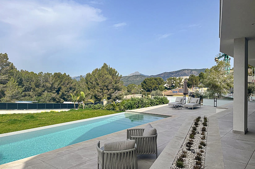 New modern villa with partial sea and mountain views in Cala Vines