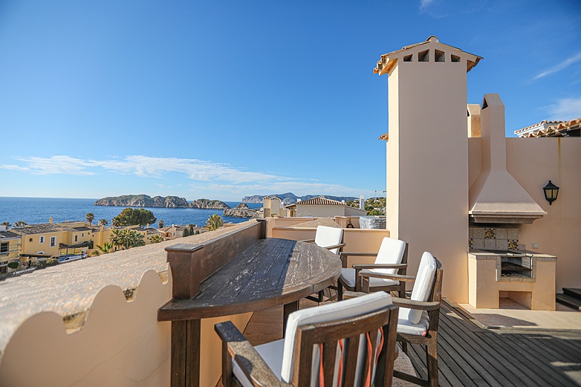 Duplex penthouse with fantastic sea views in Santa Ponsa