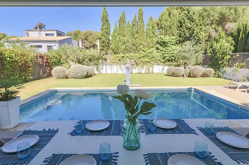 Exquisite villa with garden and pool in El Toro