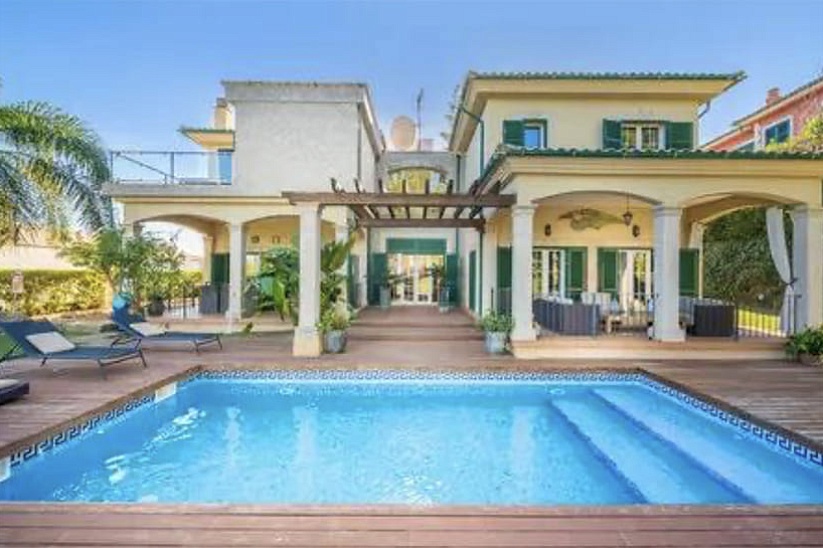 Wonderful villa in elegant style next to the golf club in Cala Vinyas