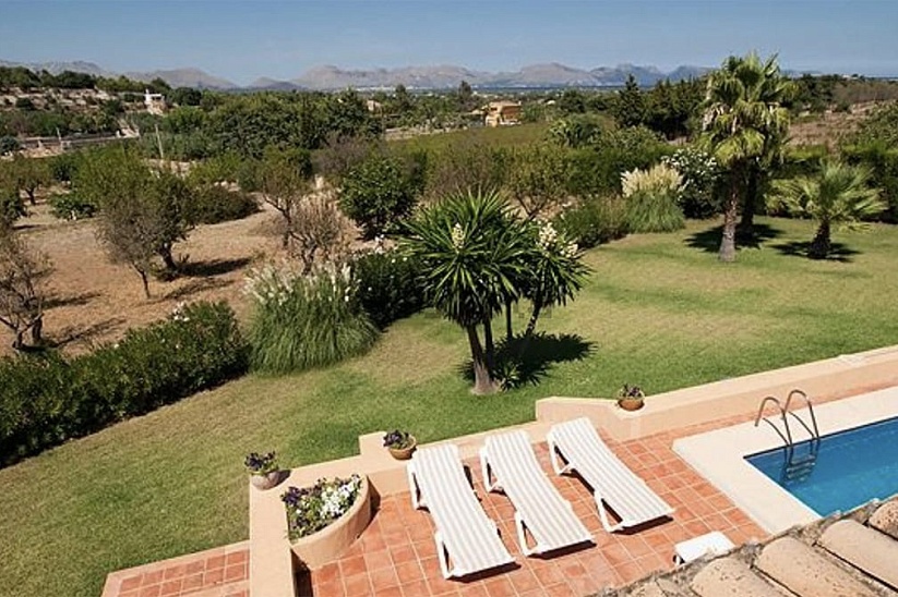 Villa with garden and pool in a good location in Alcudia