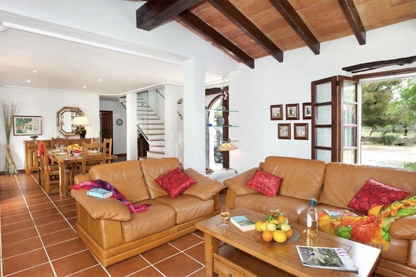 Great finca with a traditional-style pool in Pollensa