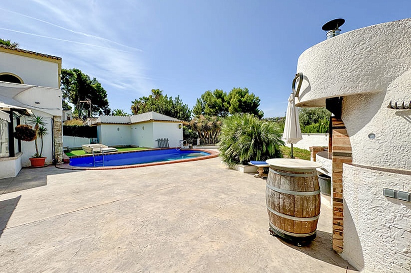 Charming Traditional Finca with Central Location and Guest House in Costa de la Calma