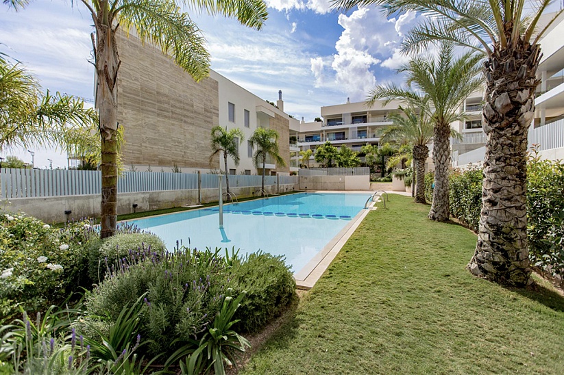 New spacious apartment in modern style in Palma