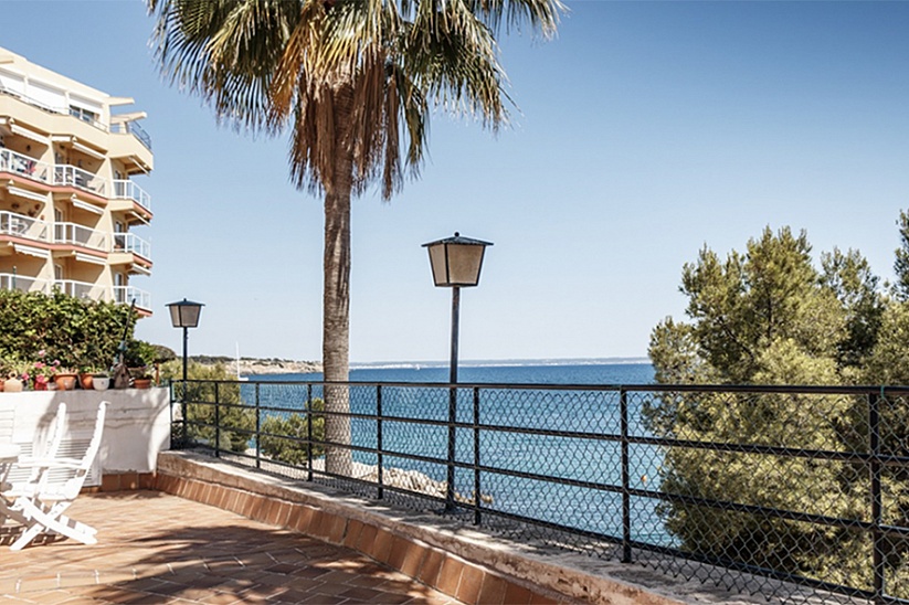 1 line villa with fantastic views in Cas Catala