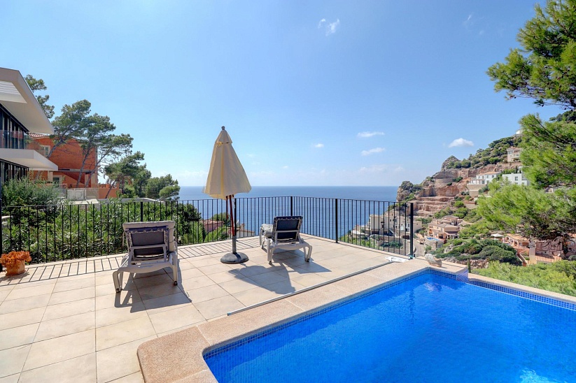 3 bedroom villa with sea view in Port d'Andratx