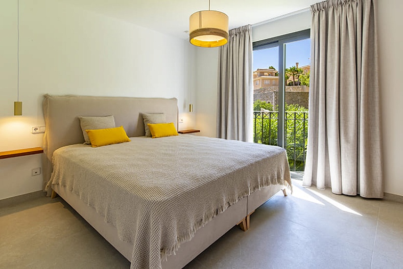 Beautiful apartment in a luxury complex in Camp de Mar