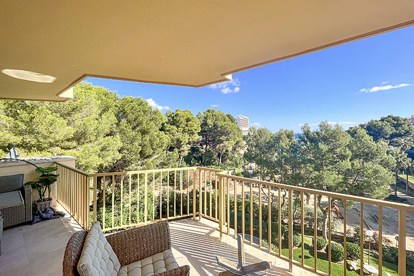 Exceptional apartment with sea views and access to the beach in Cala Vines