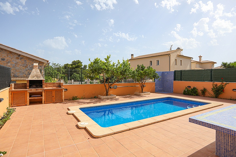 Delightful villa with pool in a premium area in Son Ferrer