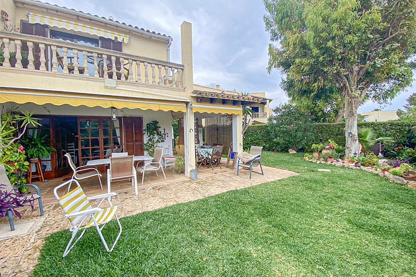 Lovely family townhouse in popular residence with garden and pools in Santa Ponsa