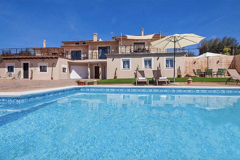 Traditional villa with fantastic panoramic views near Palma