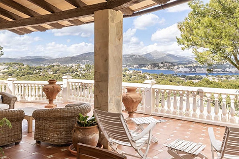 Traditional villa with sea views in Santa Ponsa