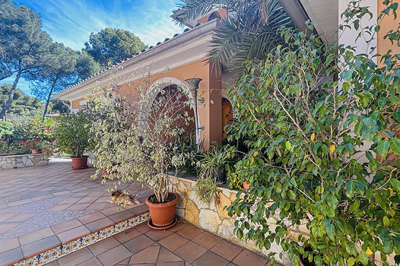 Traditional Villa with Guest Apartment in Santa Ponsa