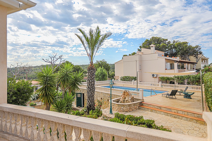 Respectable villa with panoramic sea views in a prestigious location in El Toro