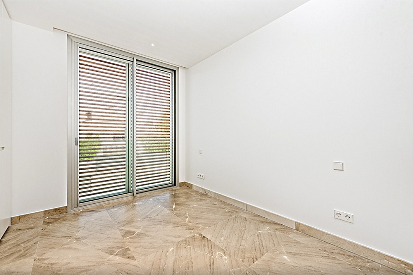 New modern apartment with sea views in Bonanova, Palma