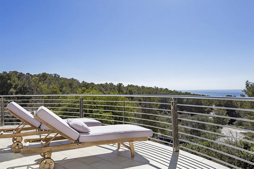 Superb villa with sea views in Cala Vinyes