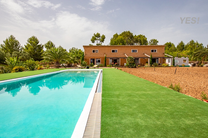 Stunning Finca with large plot and beautiful house in Algaida
