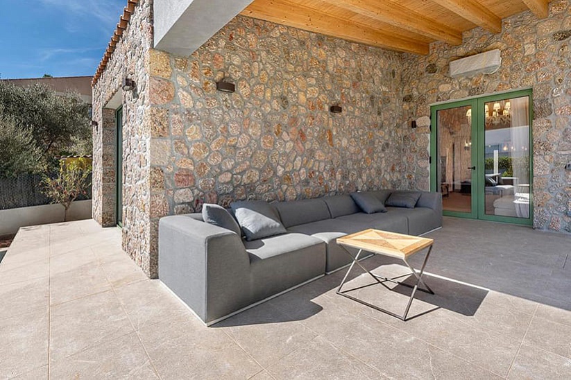 Elegant modern villa with garden and pool in El Toro
