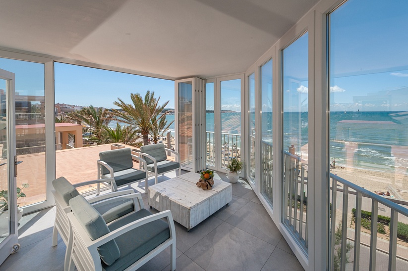 Apartment in Palma on the first line with fantastic sea views