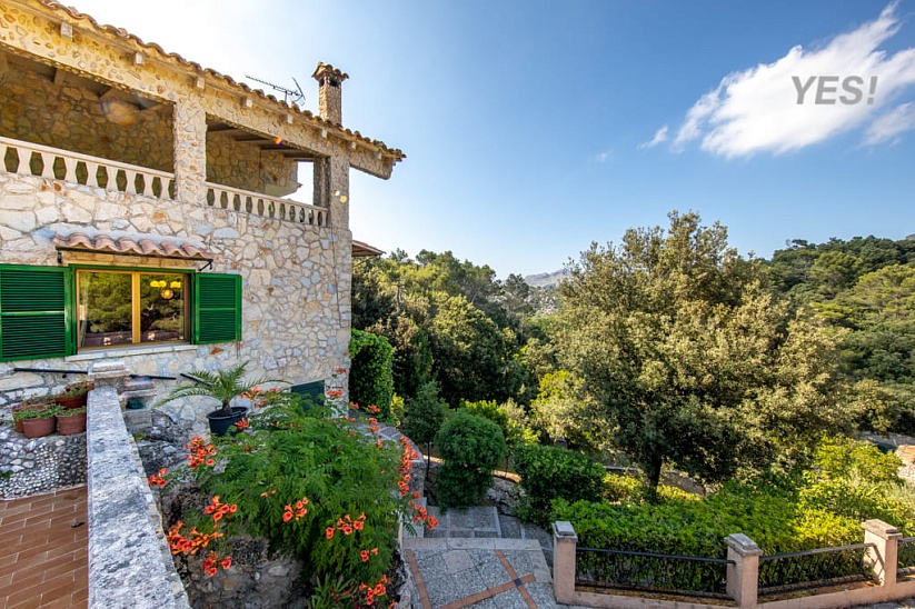 Beautiful Villa with panoramic mountain views in Escorca