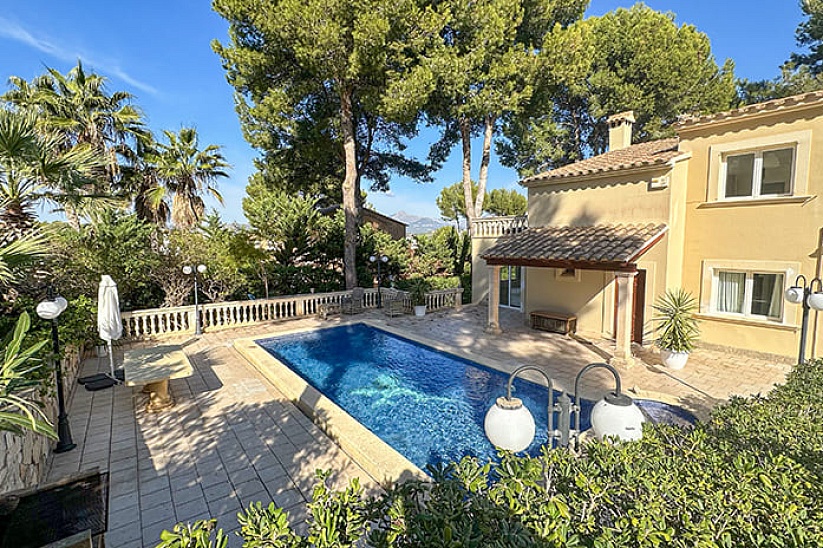 Wonderful villa with great investment potential in Santa Ponsa