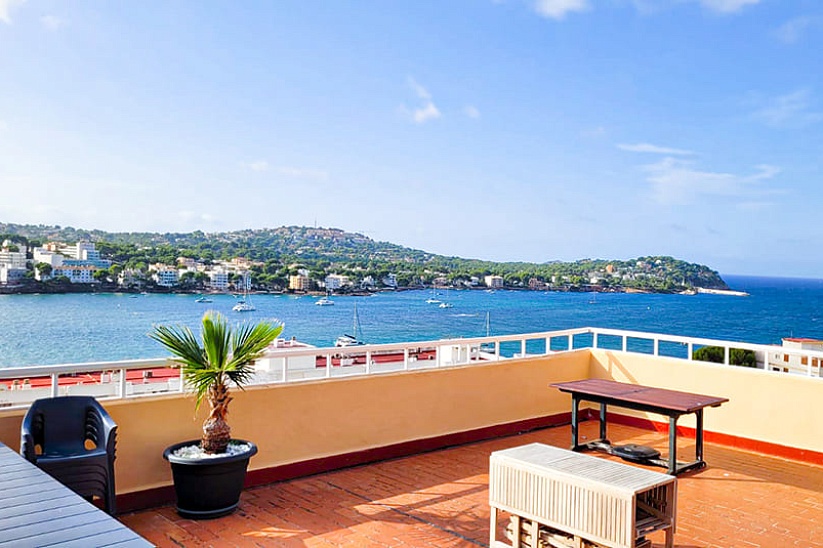Bright apartment on the 2nd line of the sea in Santa Ponsa