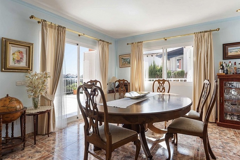 Luxury villa with pool in a prestigious area in Palmanova