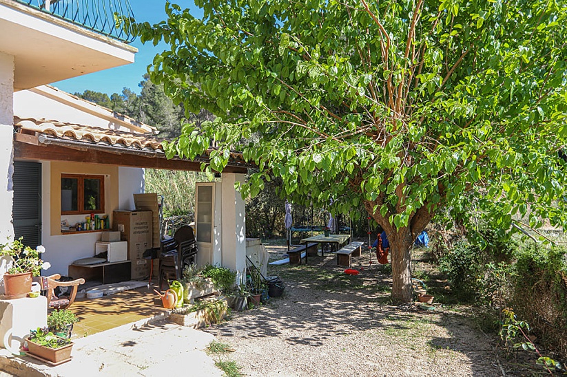 Family house with a garden a few minutes walk from the sea in Sant Elm