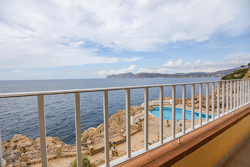 2 bedroom apartment with panoramic sea views in Santa Ponsa