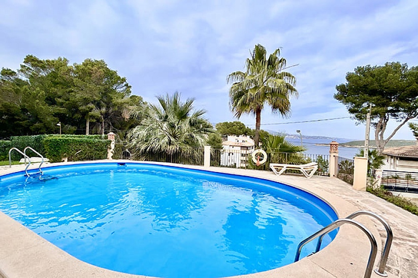 Excellent apartment with sea views in Cala Vines