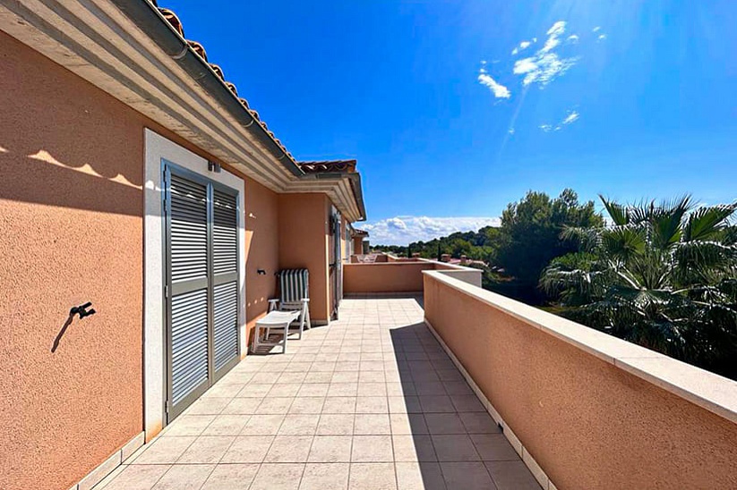 Wonderful semi-detached house in a gated community in Cala Vynes