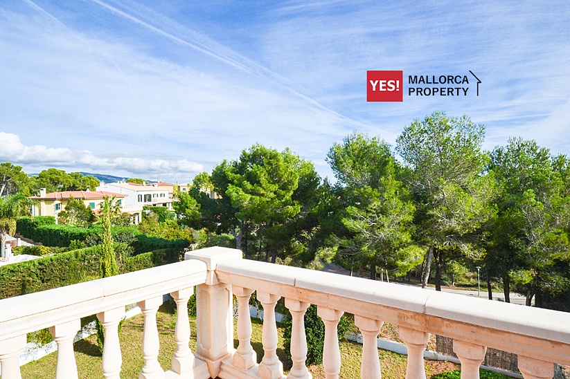 Villas for sale in Cala Vinyes (Mallorca). Beautiful panoramic views of the sea, pool, garden. Living area of 390 sqm