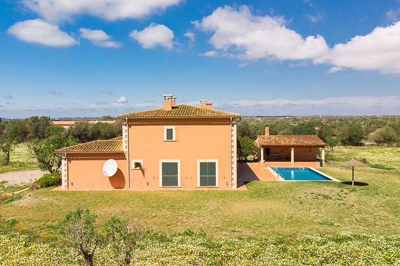 Delightful traditional style finca with swimming pool in Santanyi