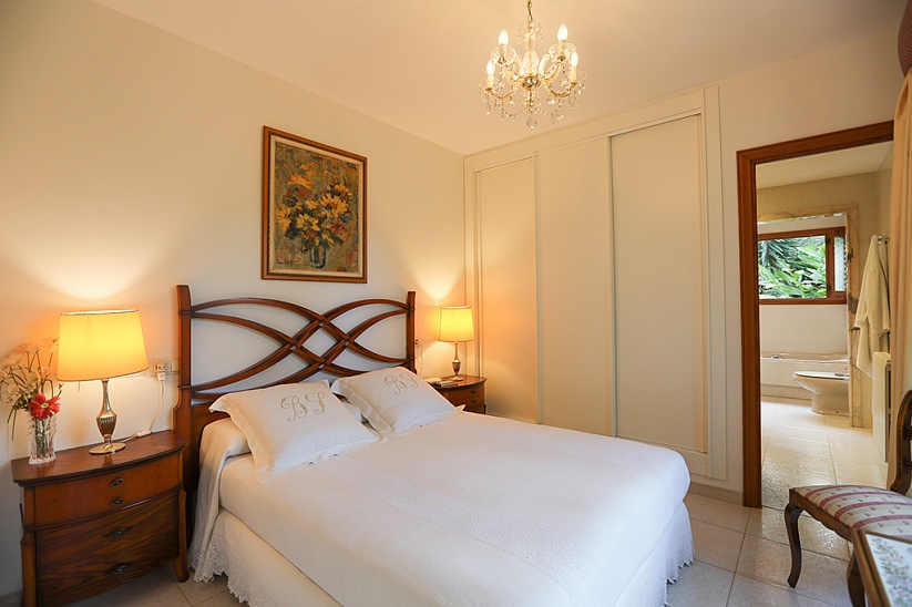 4 bedroom villa with pool in Santa Ponsa
