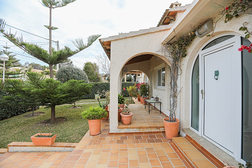 Villa on the first line of the sea in Port Adriano