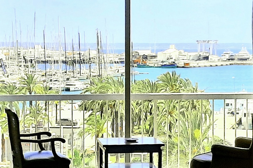 Lovely apartment for renovation with fantastic sea views in Palma, Paseo Maritimo
