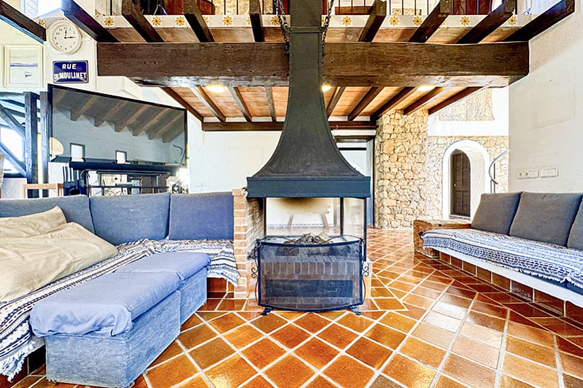 Charming Traditional Finca with Central Location and Guest House in Costa de la Calma