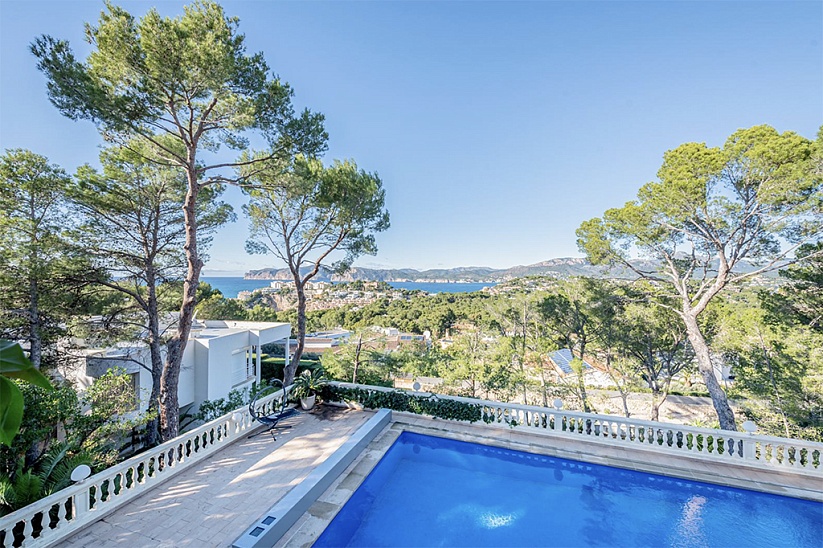 Luxury villa with sea views in a prestigious area in Nova Santa Ponsa